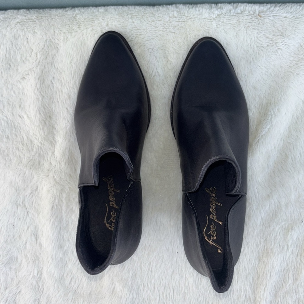 EUC Free People Black Chelsea Ankle Boots with Pointed Toe EU 36 Leather Western - Picture 5 of 10